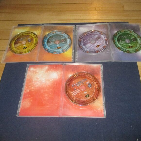 Stargate SG-1 - Complete Tenth Season (DVD, 2007, 5-Disc Set) - Picture 4 of 5